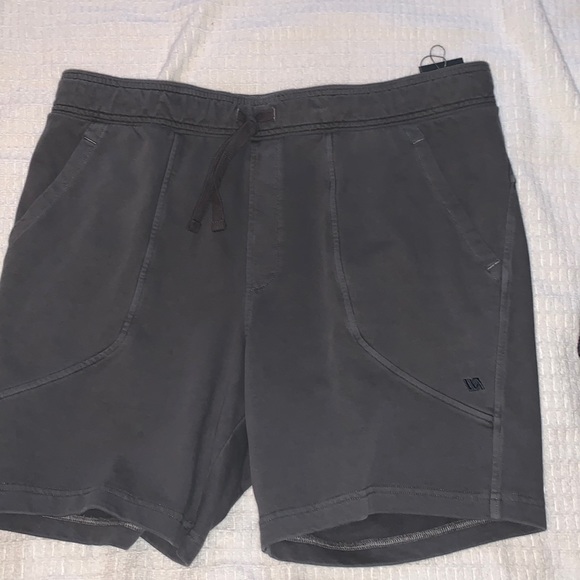 VRST Other - NWT VRST Men’s Washed Twill Terry Shorts